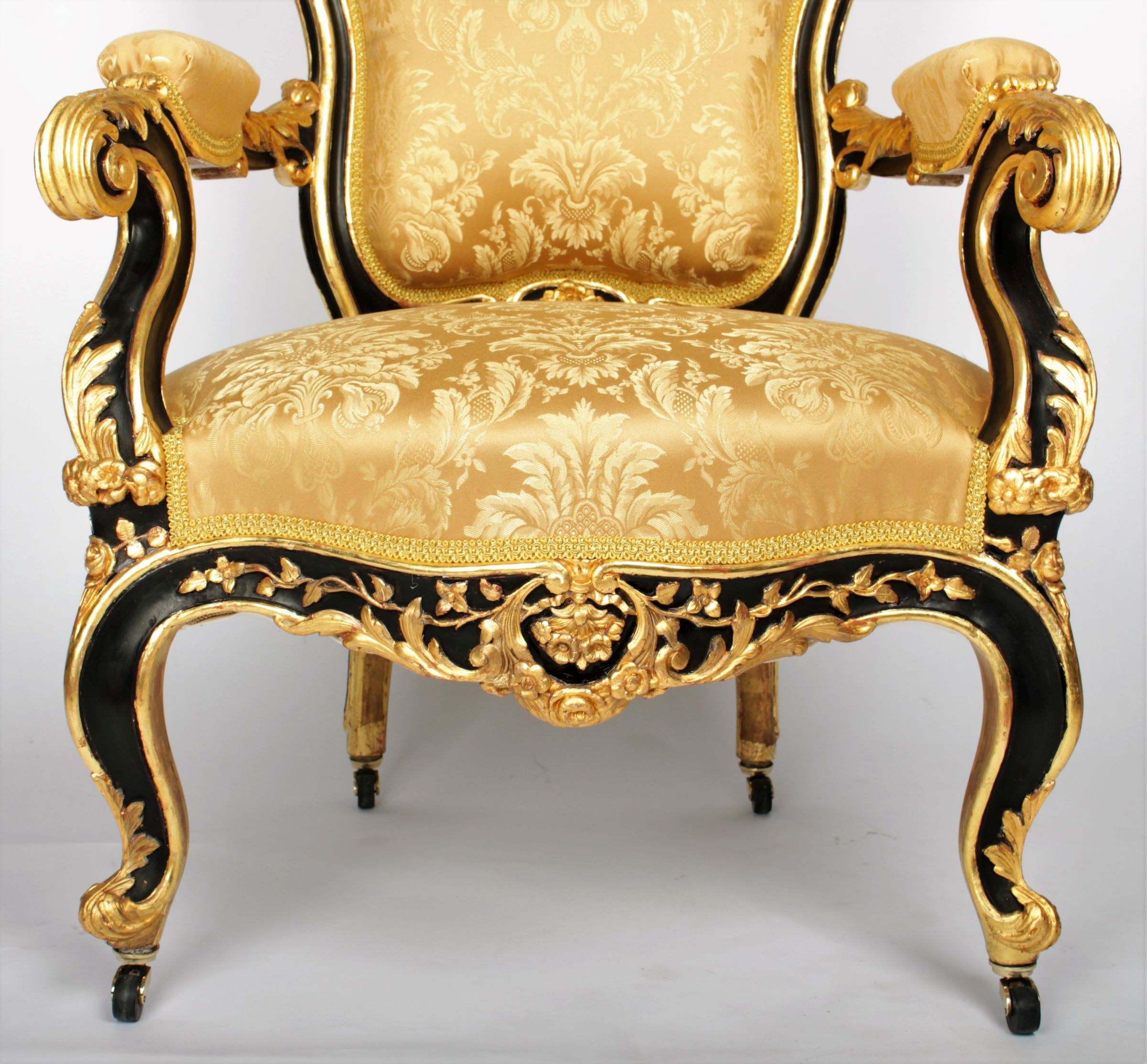 Кресло маркиза рококо