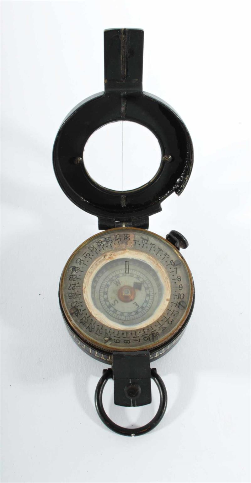 F. Barker & Son - britský prismatický kompas MKIII