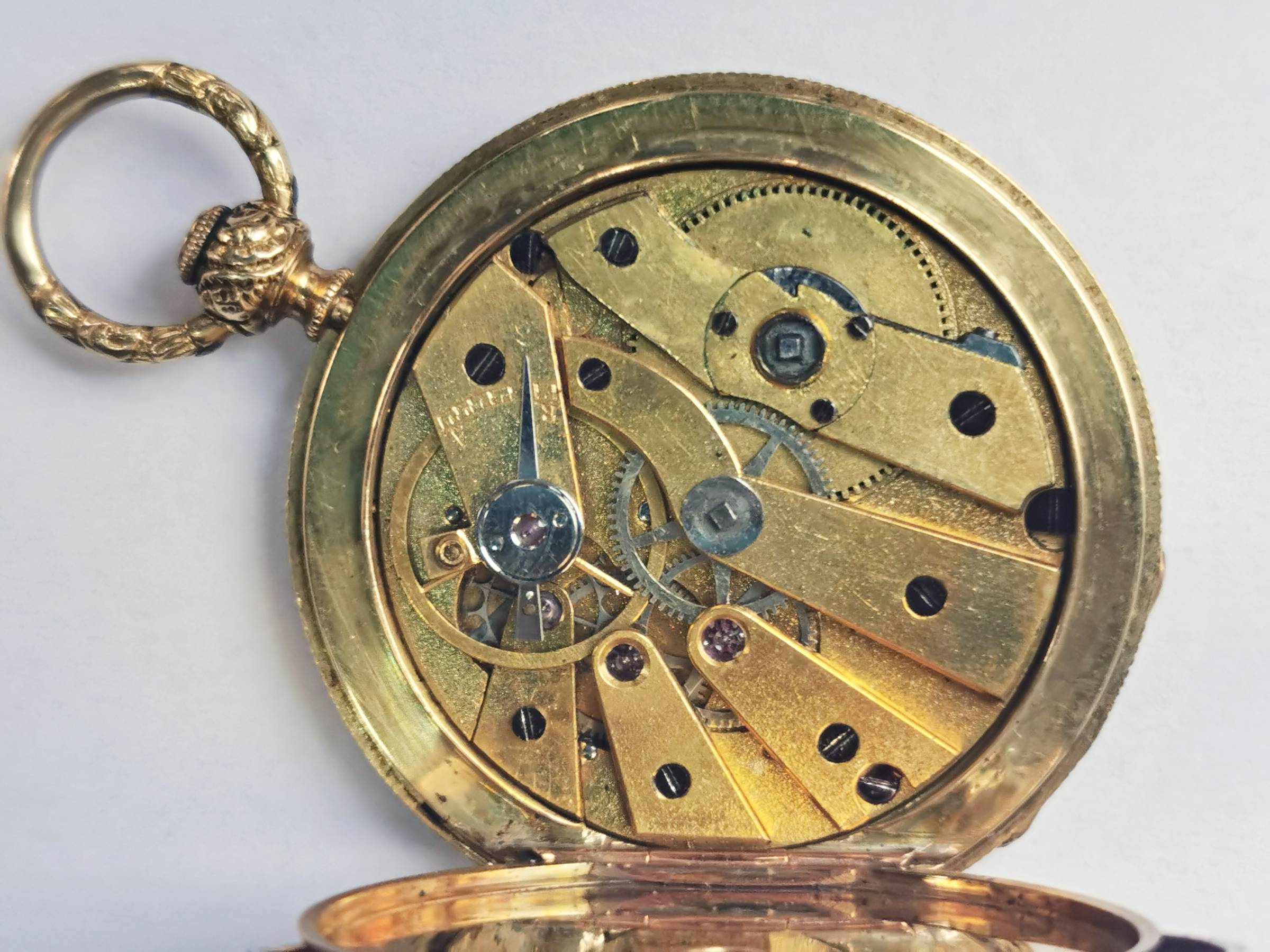 Zlaté hodinky zdobené emaily - Courvoisier Freres