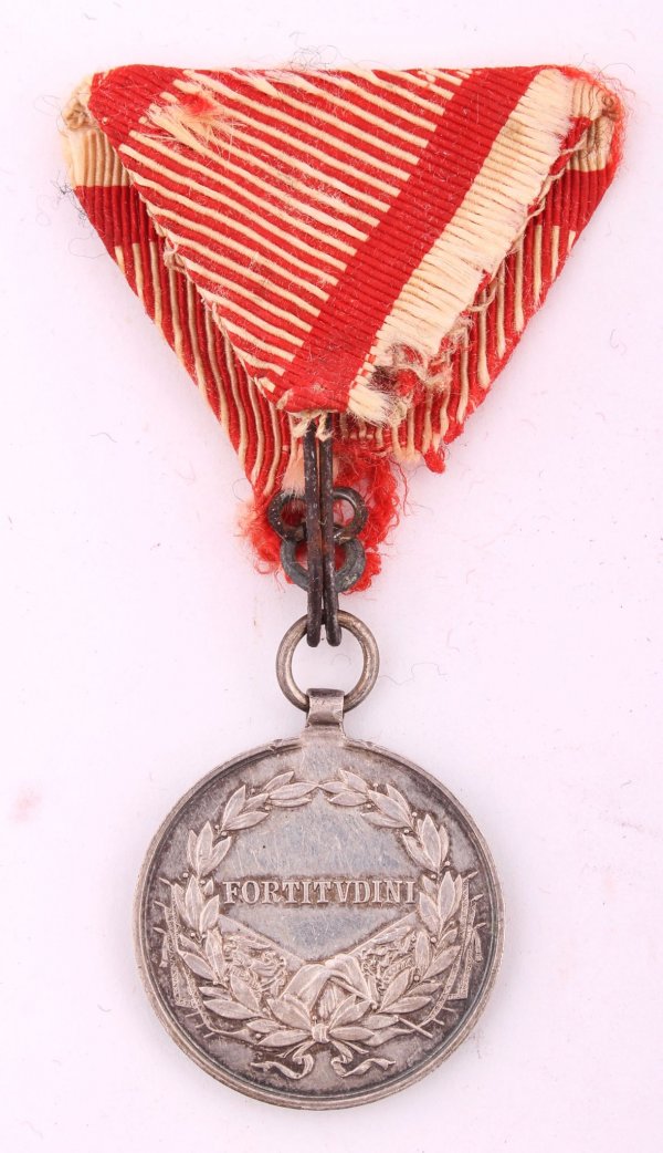 Medaile za statečnost - stříbrná