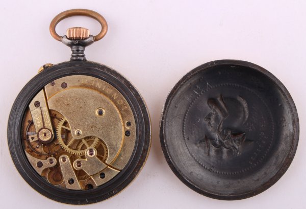 Pánské zlacené,plasticky zdobené kapesní hodinky Longines