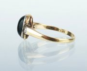Zlatý prsten s diamanty a heliotropem