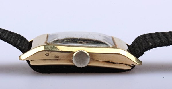 Zlaté náramkové hodinky Tissot