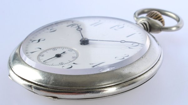 Kapesní pánské hodinky plasticky zdobené - jelen s laní, obecný kov