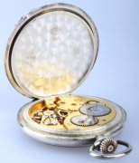 Stříbrné pánské kapesní hodinky Schaffhausen v originální etuii