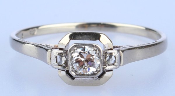 Prsten z bílého zlata s diamanty