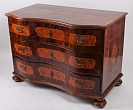 Baroque chest of drawers