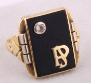 Zlatý prsten s onyxem 