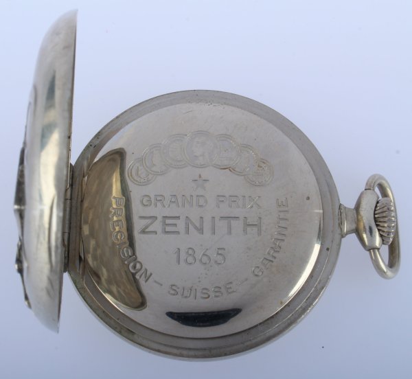 Kapesní pánské hodinky Zenith plasticky zdobené - parní lokomotiva, obecný kov
