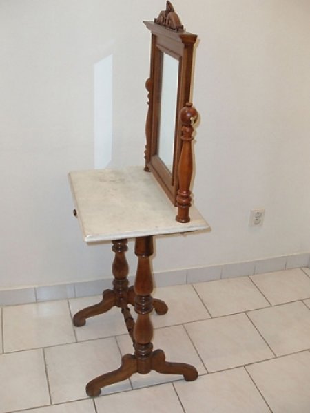 Toaletní stolek - altdeutsch