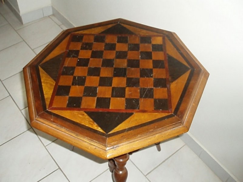 Šachový stolek - altdeutsch
