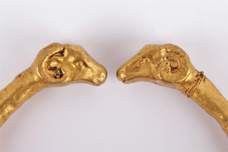 Starověký zlatý náramek