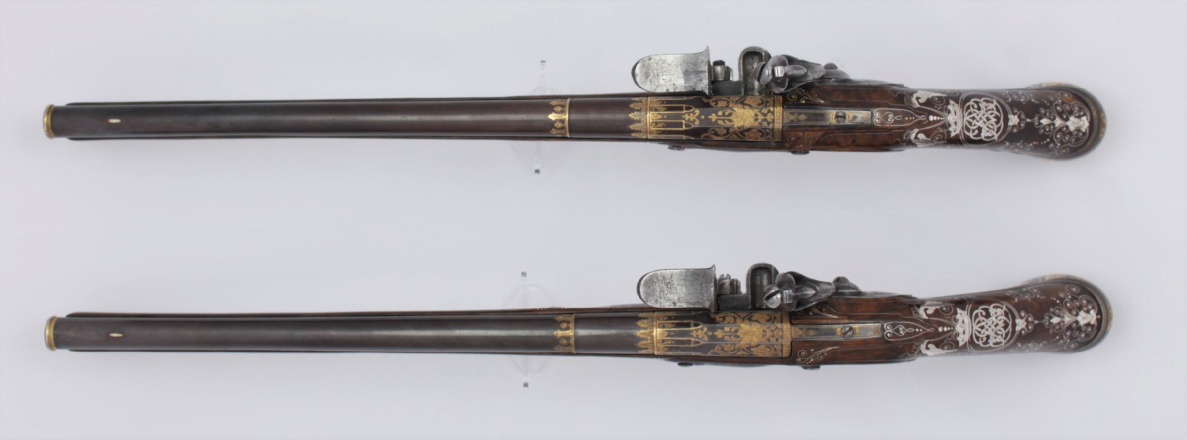 A pair of luxurious flintlock pistols La Marre A VIENNE