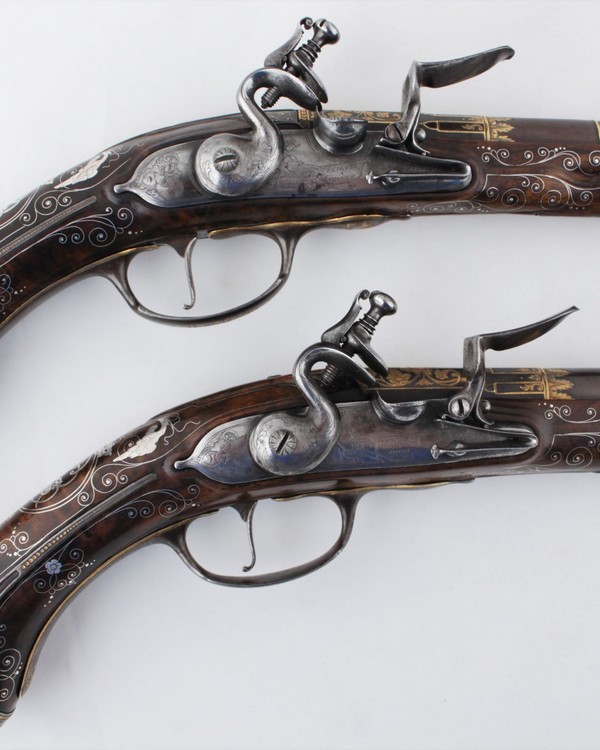 Párové křesadlové pistole LA MARRE A VIENNE - vyrobeno 1680 pro Ernsta Augusta ( 1629 - 1698 )