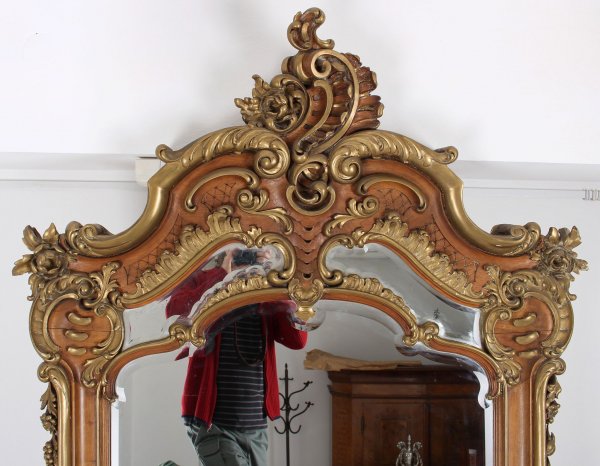 Zámecké zrcadlo s květináčem - dřevořezba