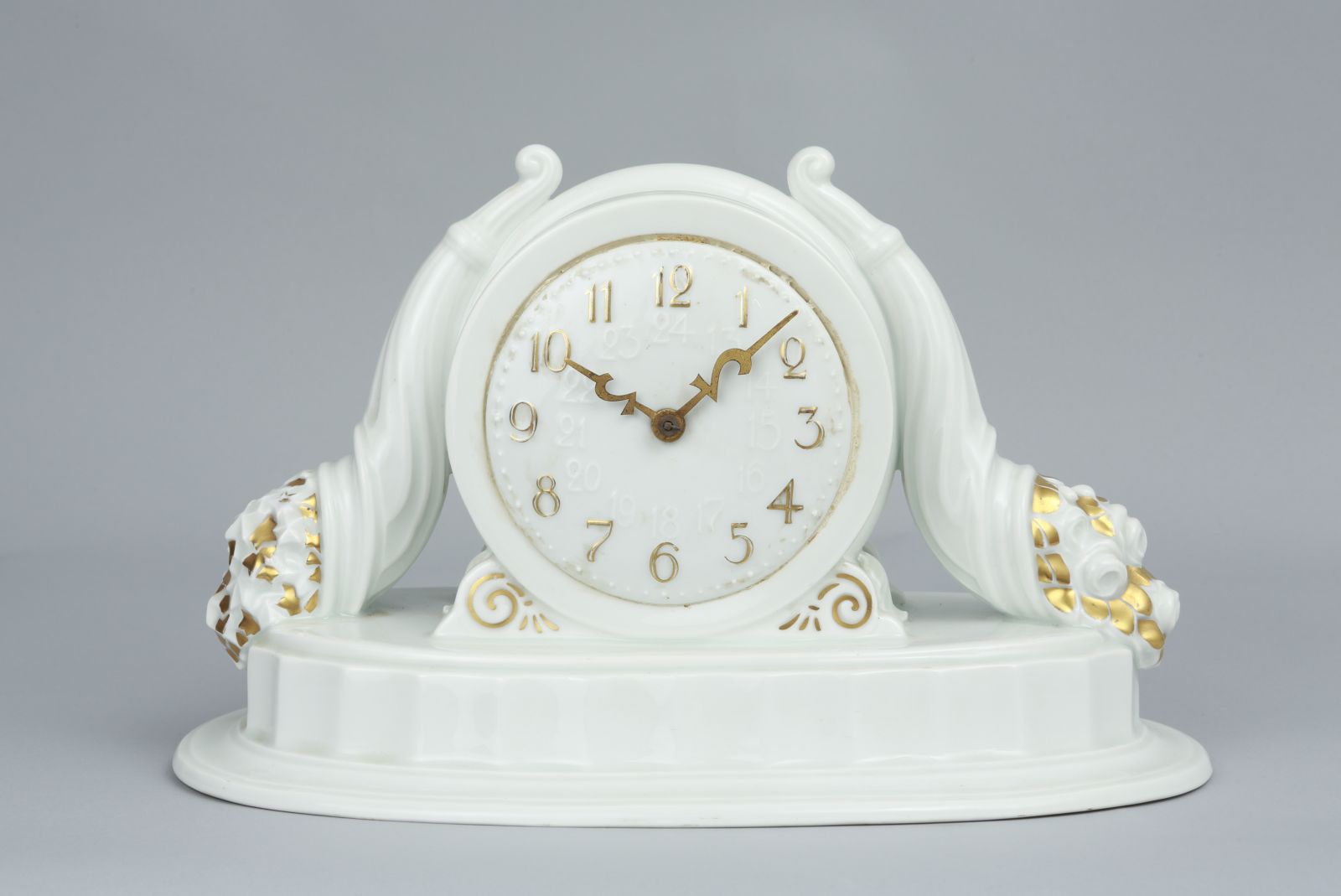 يفرقع، ينفجر متشعب الاعتماد  Porcelánové hodiny - Rosenthal | Porcelán Keramika | Starožitnosti -  Galerie USTAR